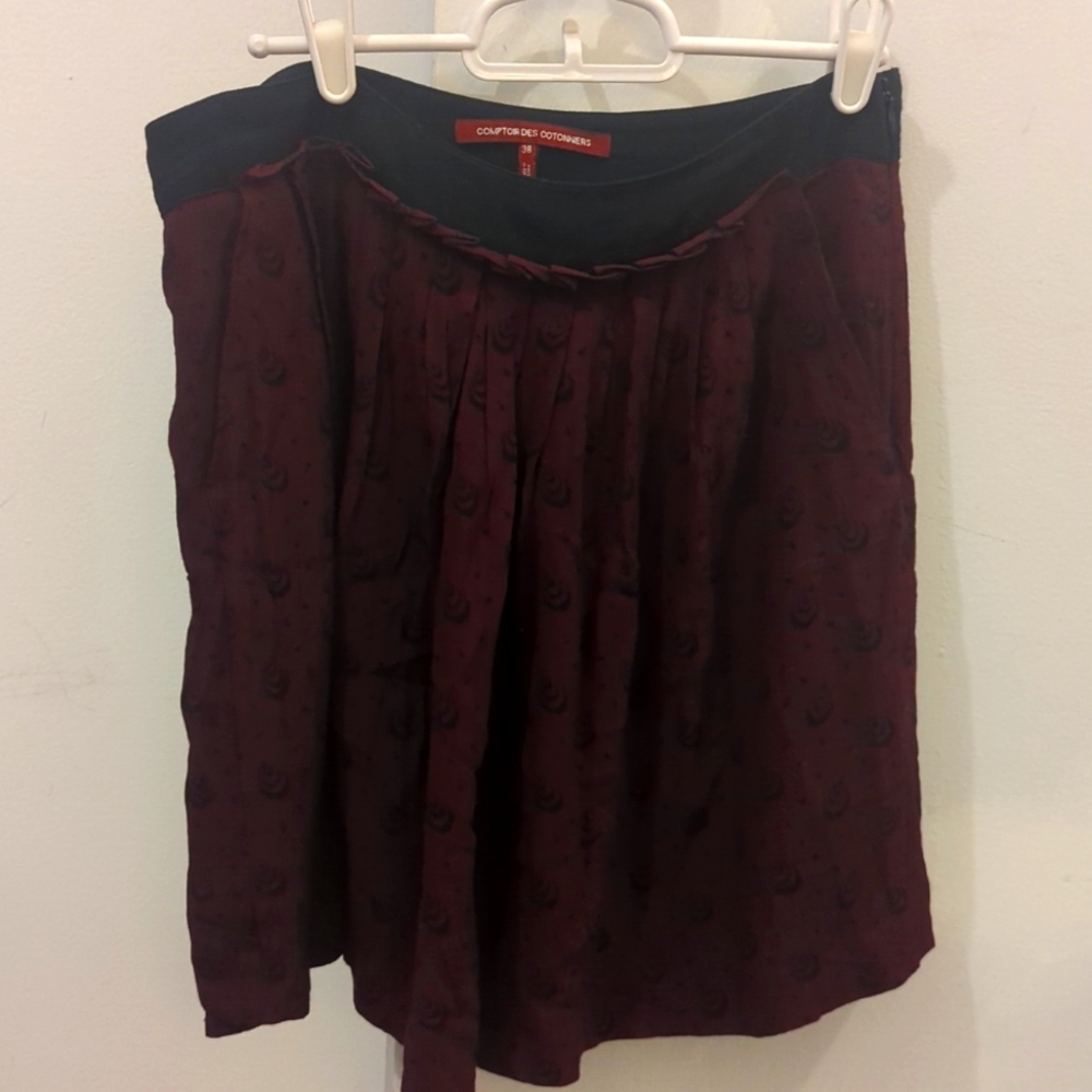Flowy skirt with pockets